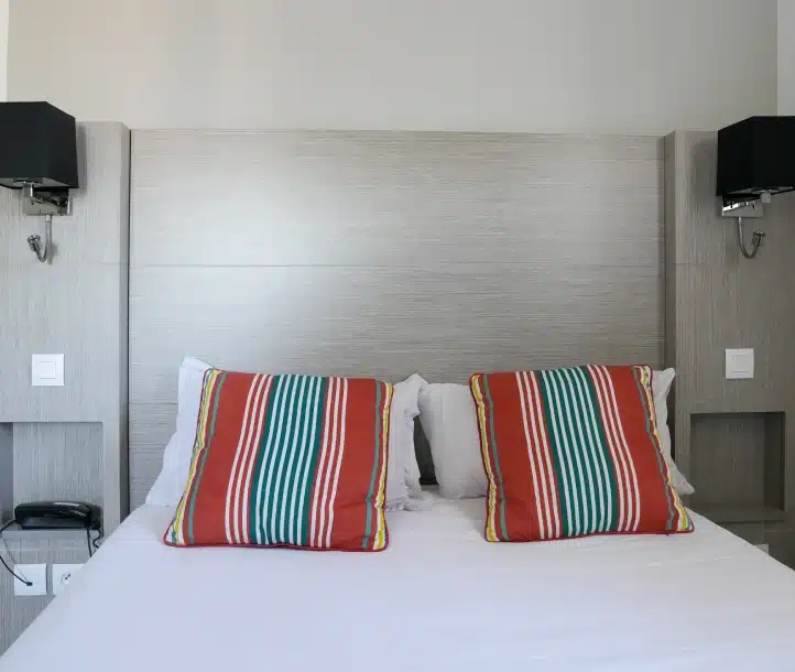 chambre lit double pays basque